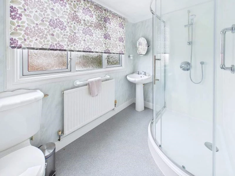 First Floor Shower/WC