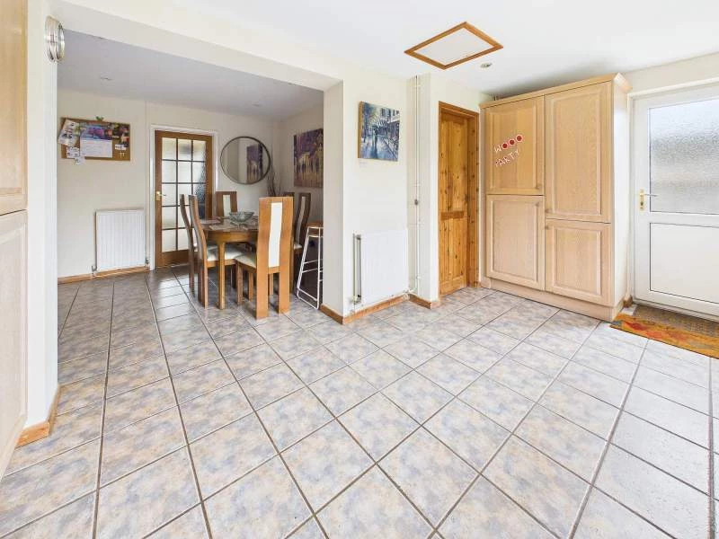 Kitchen/Dining Area