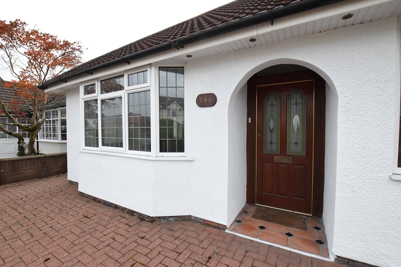 Covered entrance porch