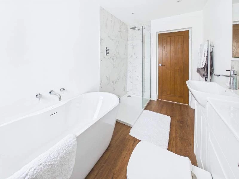 En Suite Bathroom