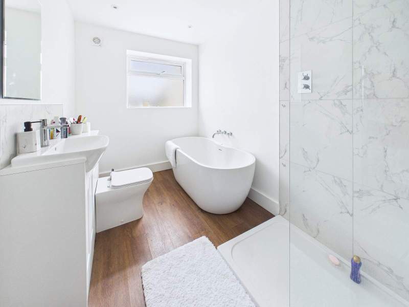 En Suite Bathroom to Bedroom 1