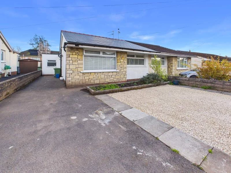Driveway & Front Entrance