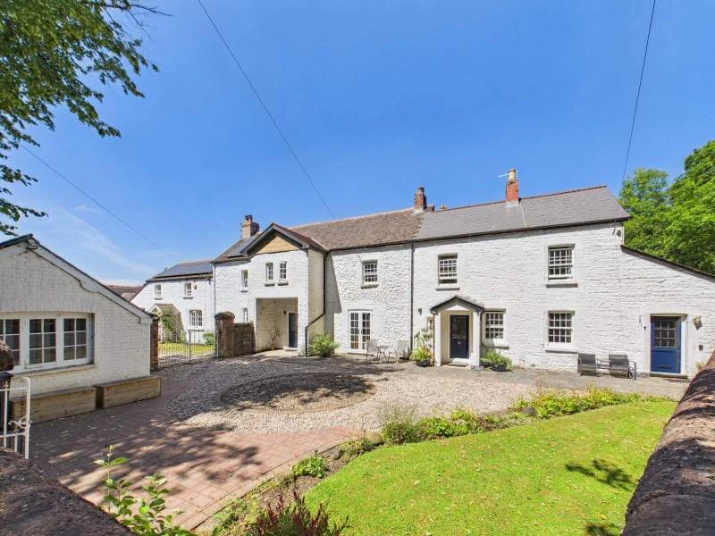 Property photo: Cardiff Castle Grounds, Cardiff, CF10