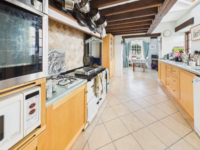 Kitchen and breakfast room