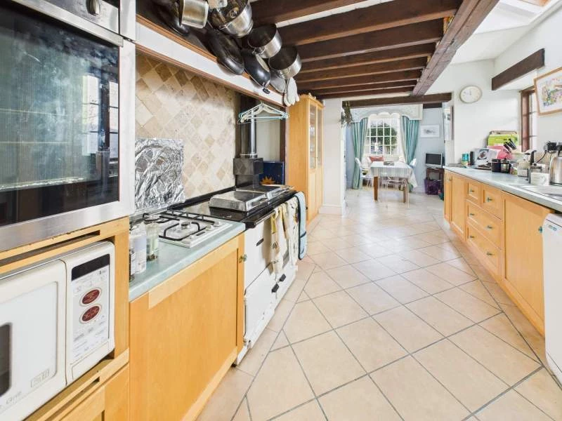 Kitchen and breakfast room