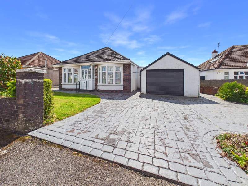 Driveway & Front Entrance