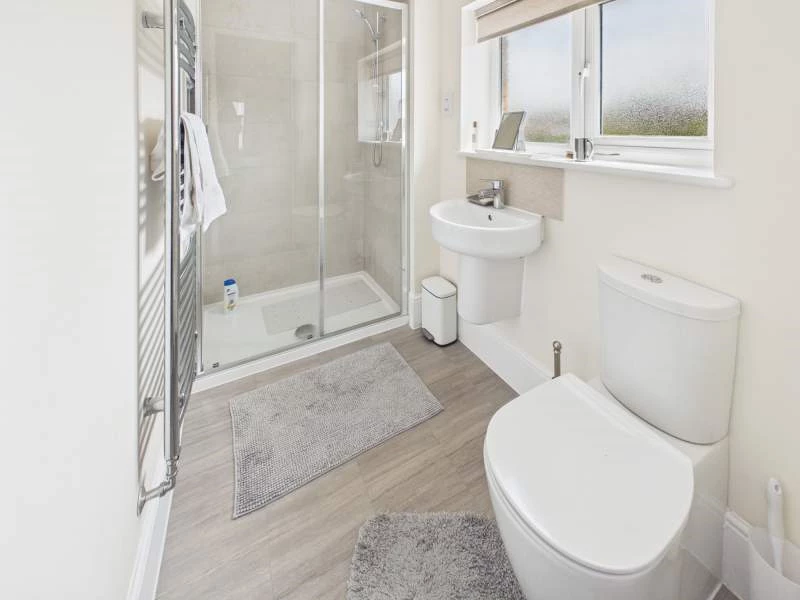 En Suite Shower Room to Bedroom 1