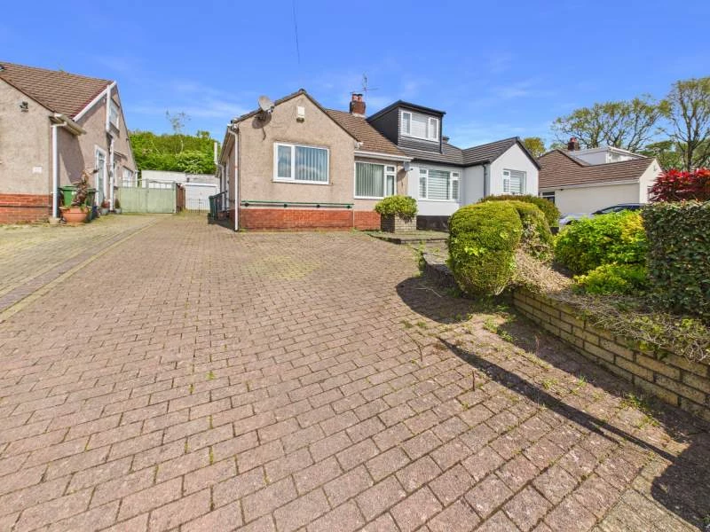 Driveway & Front Entrance