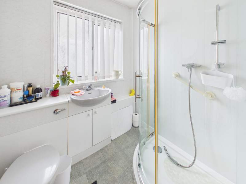 Shower Room/Wc