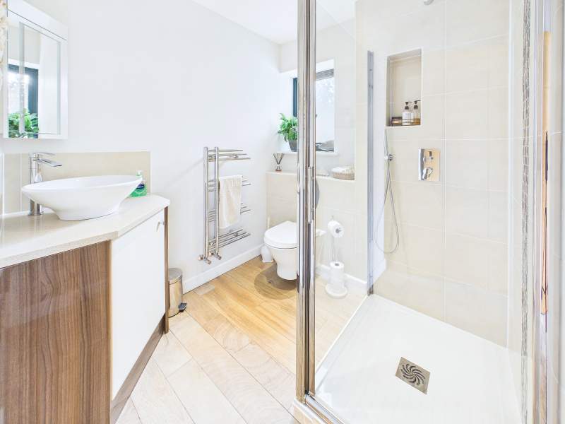 En-Suite to Ground Floor Bedroom
