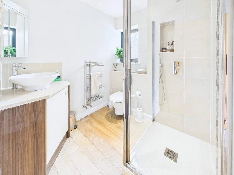 En-Suite to Ground Floor Bedroom
