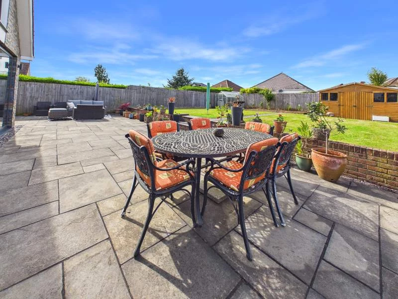Outdoor Dining Area