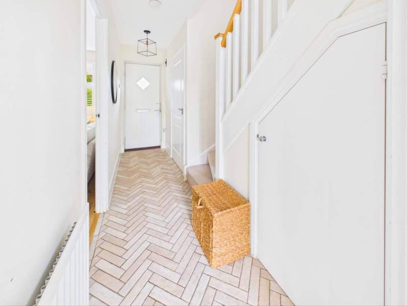 Entrance hallway second angle