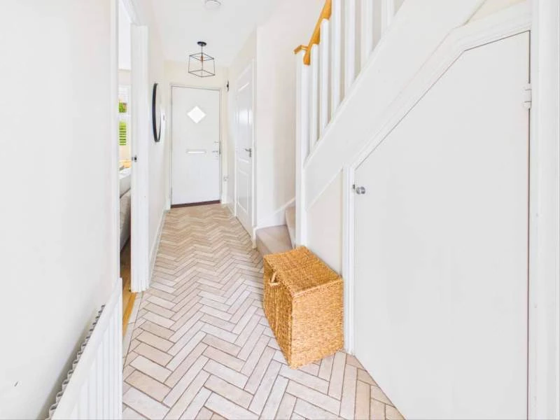 Entrance hallway second angle