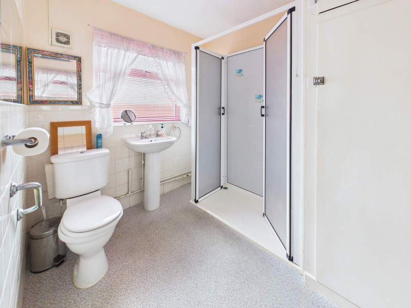 Shower Room/Wc