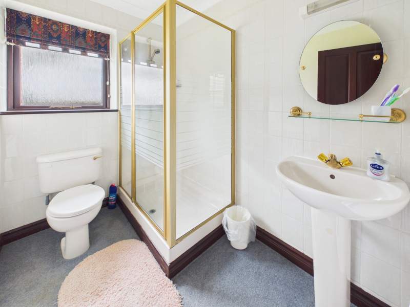 En Suite Shower Room to Bedroom 1