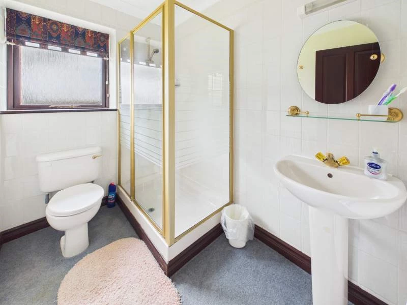 En Suite Shower Room to Bedroom 1