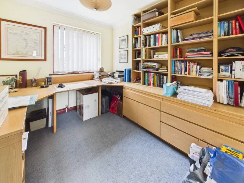 Bedroom 5/Home Office