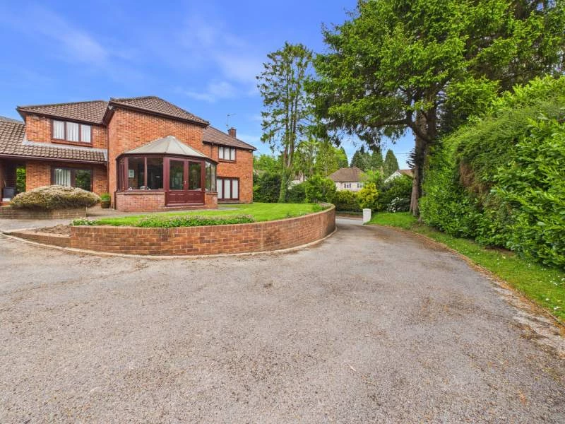 Driveway & Front Entrance