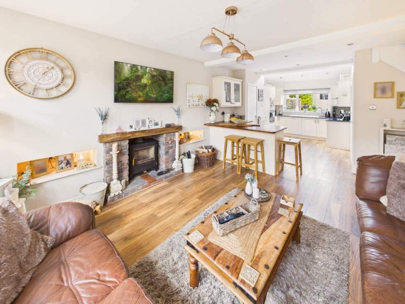 Principle Reception/Kitchen/Breakfast Room