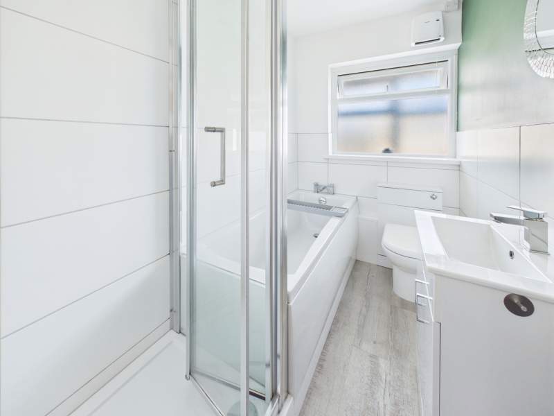 Bath/Shower Room