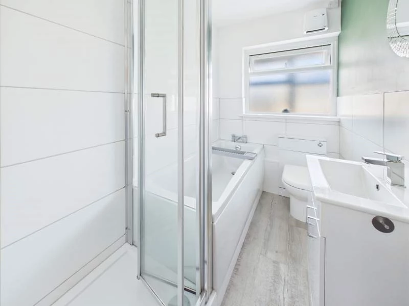 Bath/Shower Room
