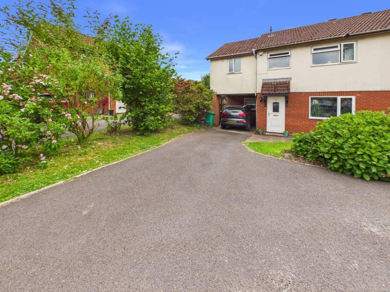 Driveway & Front Entrance