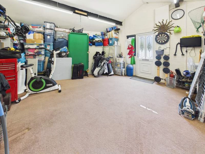 Garage/Gym