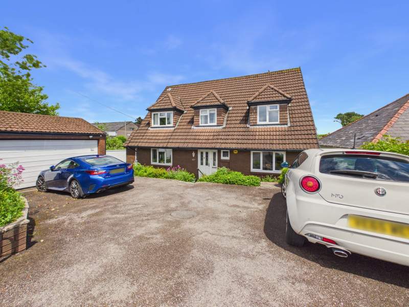 Driveway & Front Entrance