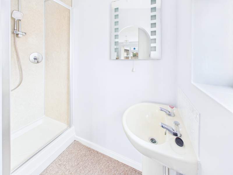 En Suite Shower Room to Bedroom 1