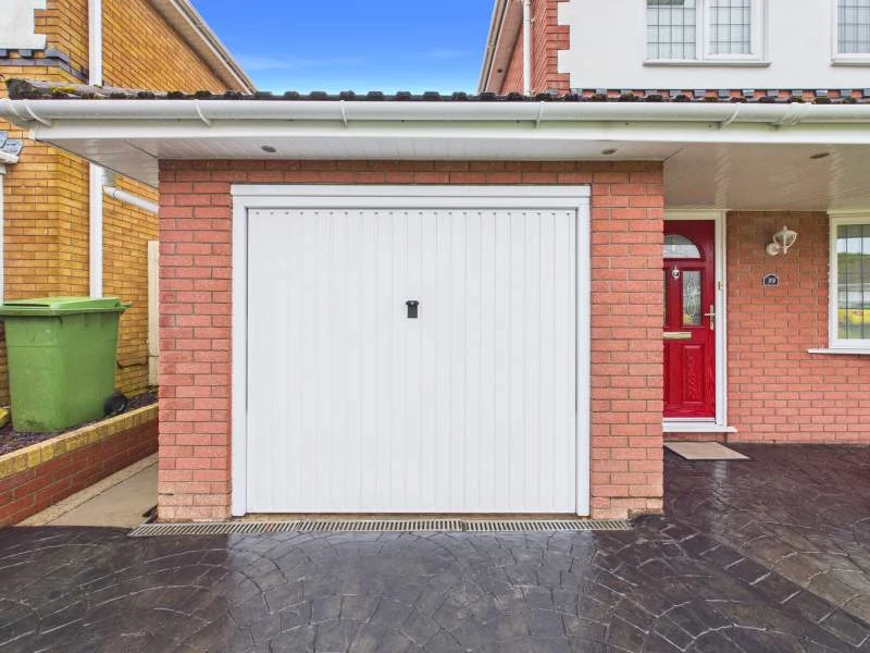 Garage & Driveway