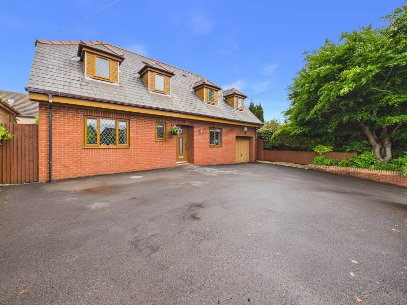 Driveway & Front Entrance