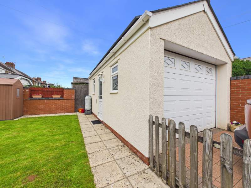 Garage & Driveway