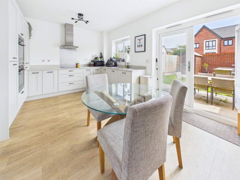 Kitchen/Dining Room