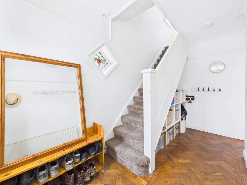 Entrance hallway second angle
