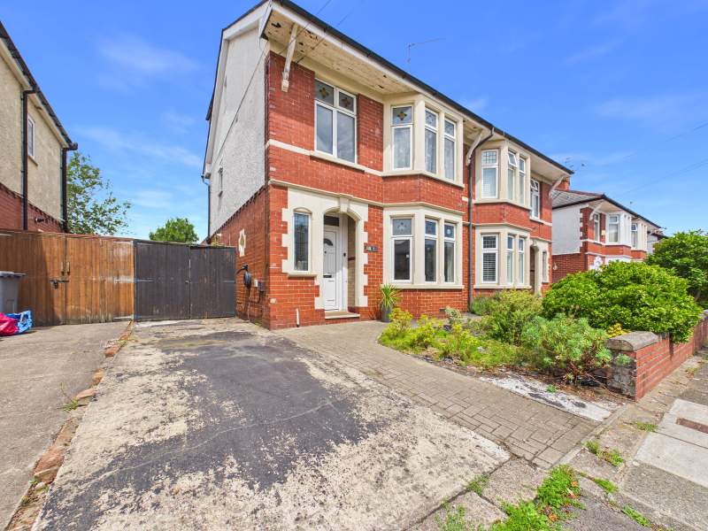 Driveway & Front Entrance