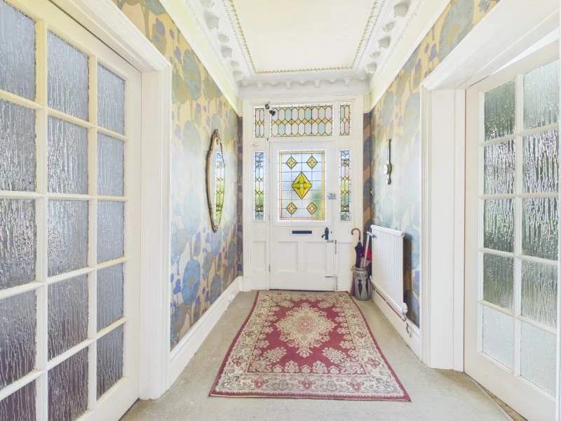 Entrance hallway second angle