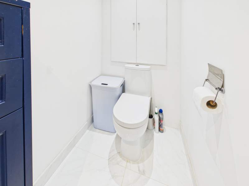 En Suite to Bedroom 1