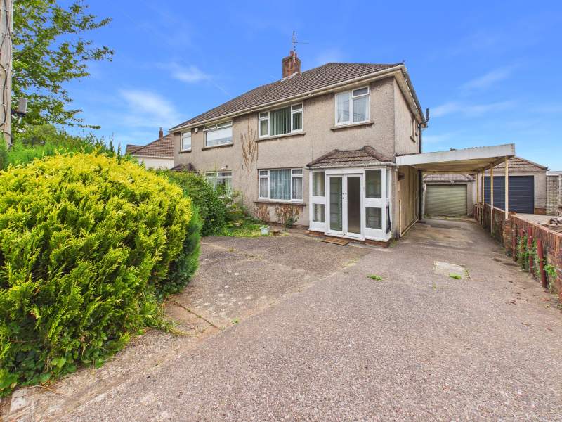 Driveway & Front Entrance
