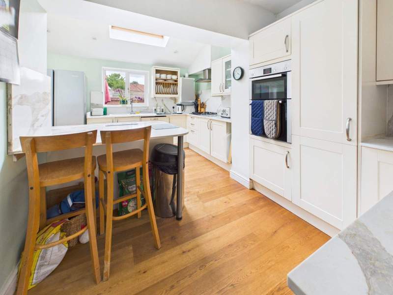 Kitchen/Breakfast Area