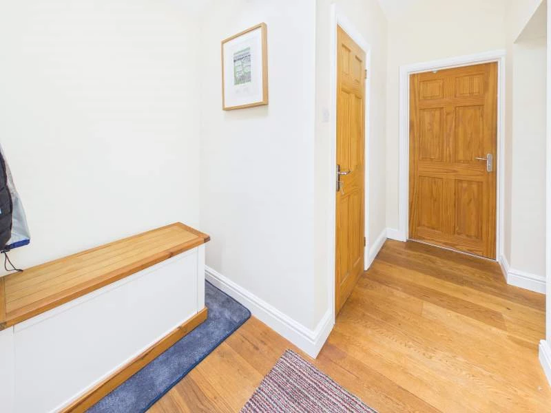 Entrance hallway second angle