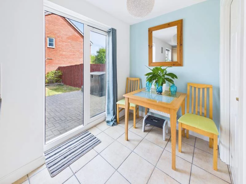 Kitchen/Breakfast Area