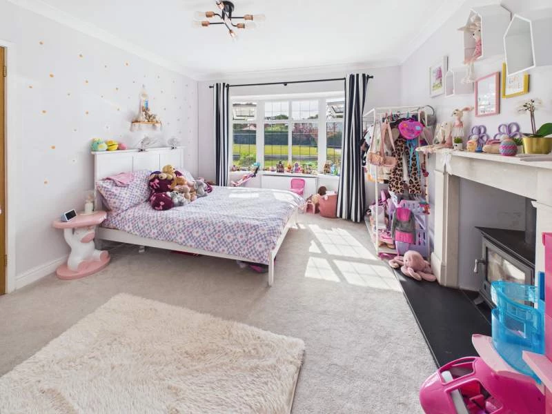Family room/ground floor bedroom