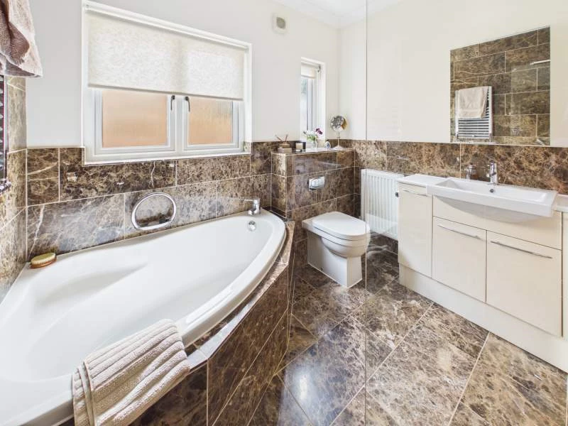Bath/Shower Room