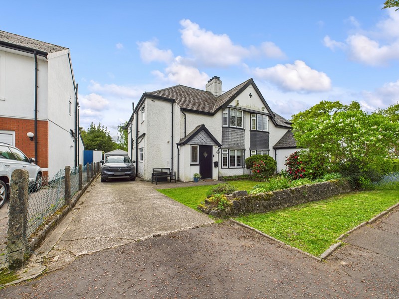 Driveway & Front Garden