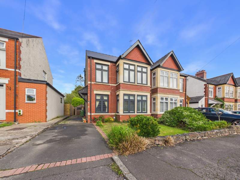 Driveway & Front Garden