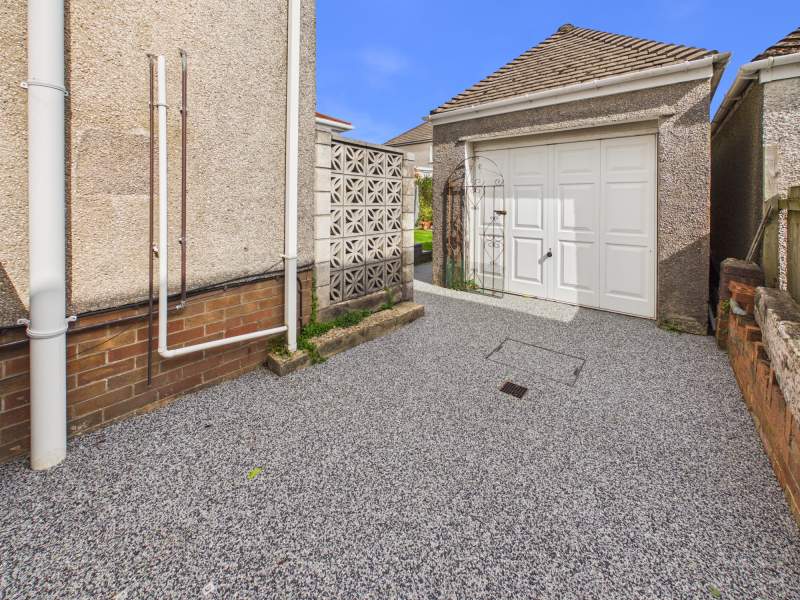 Detached Garage