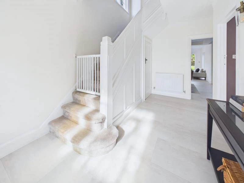 Entrance hallway second angle