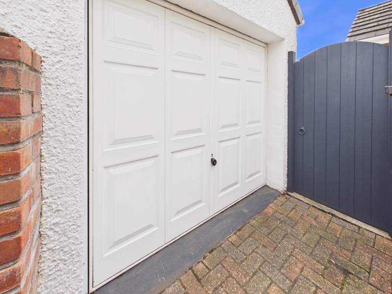 Detached Garage