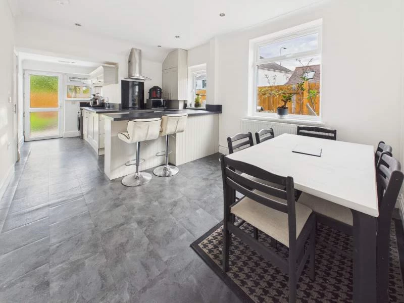 Kitchen/Dining Area